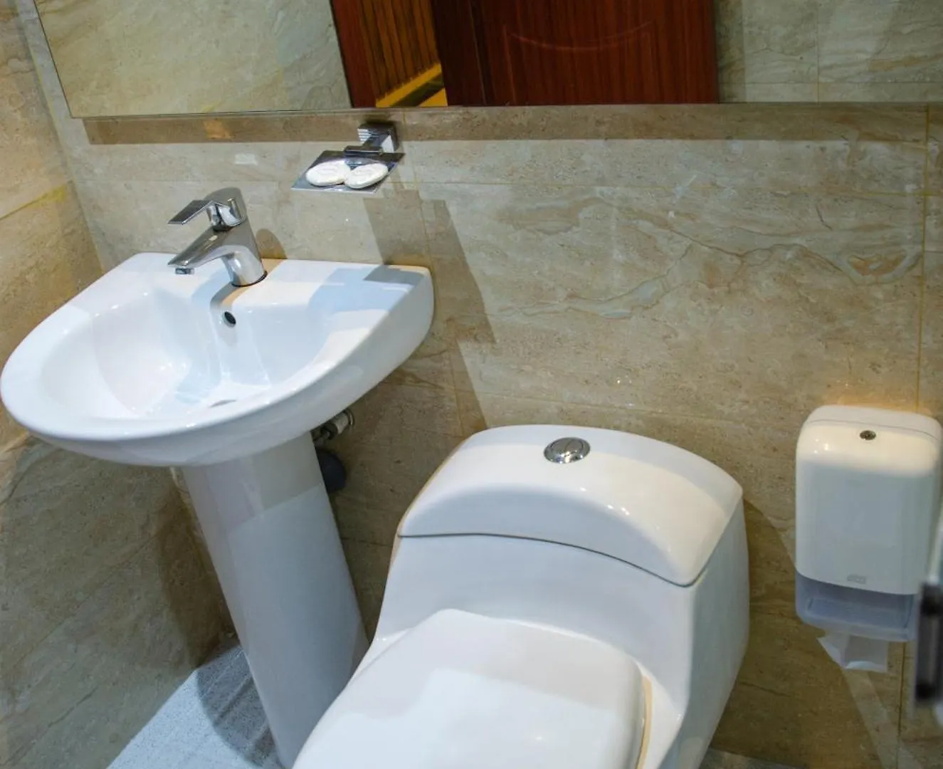 Hotel Byhours Las Americas (Adults Only) Bogotá 3*,